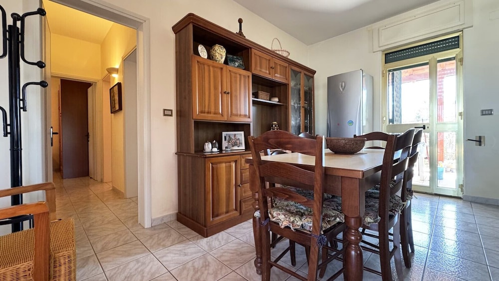 Villa Ulivo Sleeps 7 Garden Close to the sea