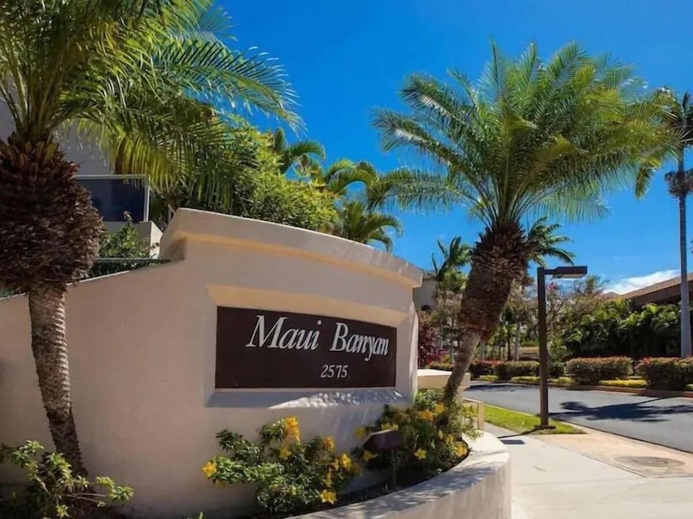 Signature Residences at Maui Banyan