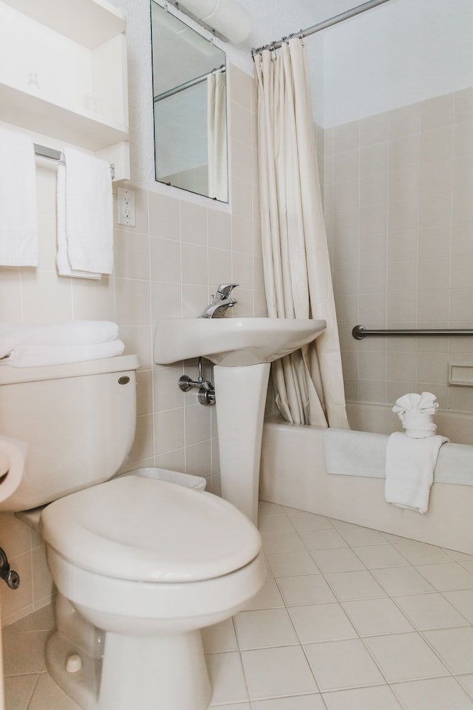 AA Heart of Wildwood Motels