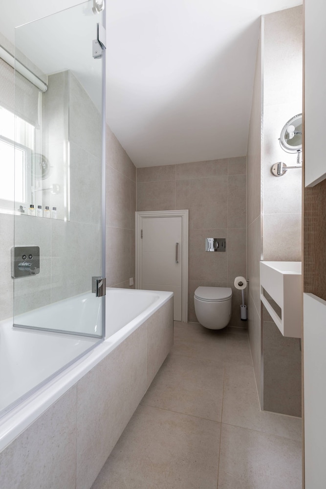 Priory Road III by Onefinestay