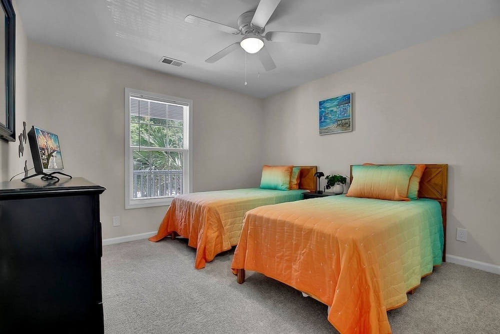 River Oaks 30h 2 Bedroom Condo
