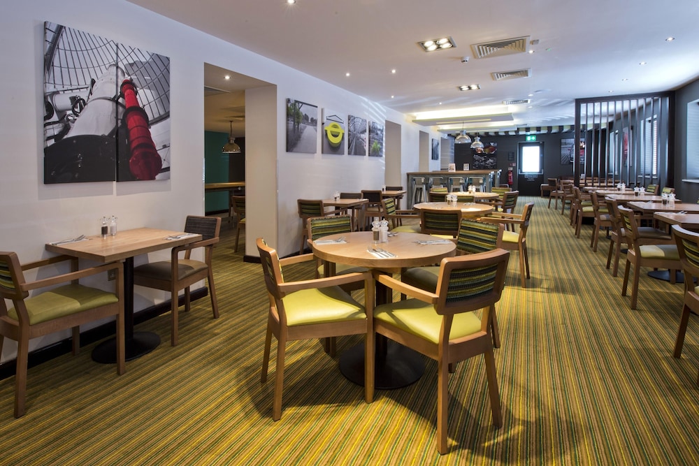 Premier Inn Exeter Central St Davids