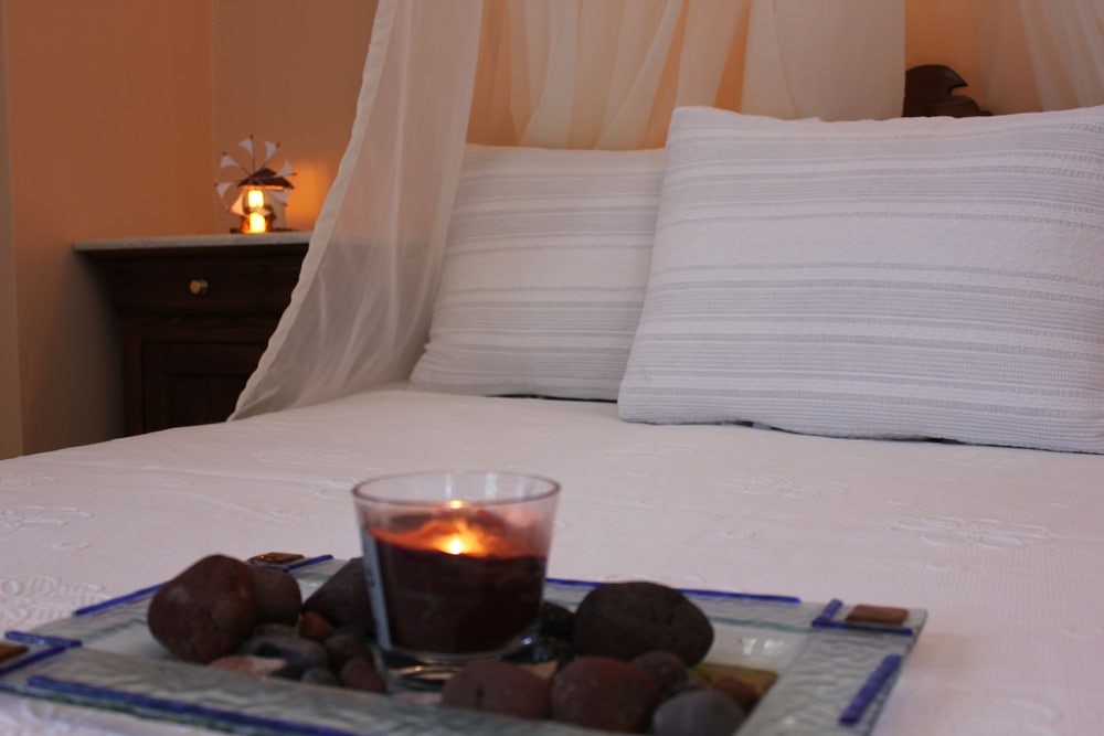 Vrachia Studios & Apartments