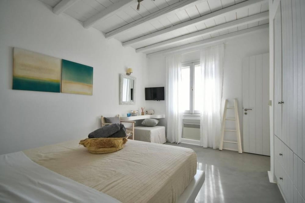 Houlakia Apartment - Shared Pool view 4