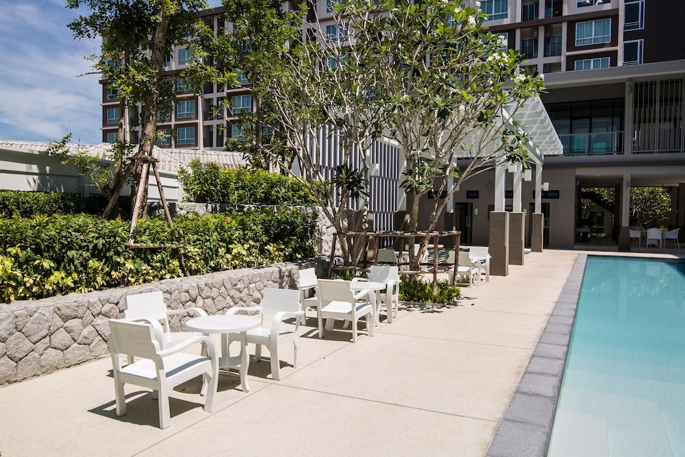 First Choice Suites by the Sea