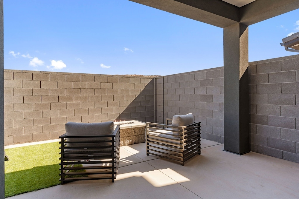 Ripple Retreat 4 Bedroom Townhouse