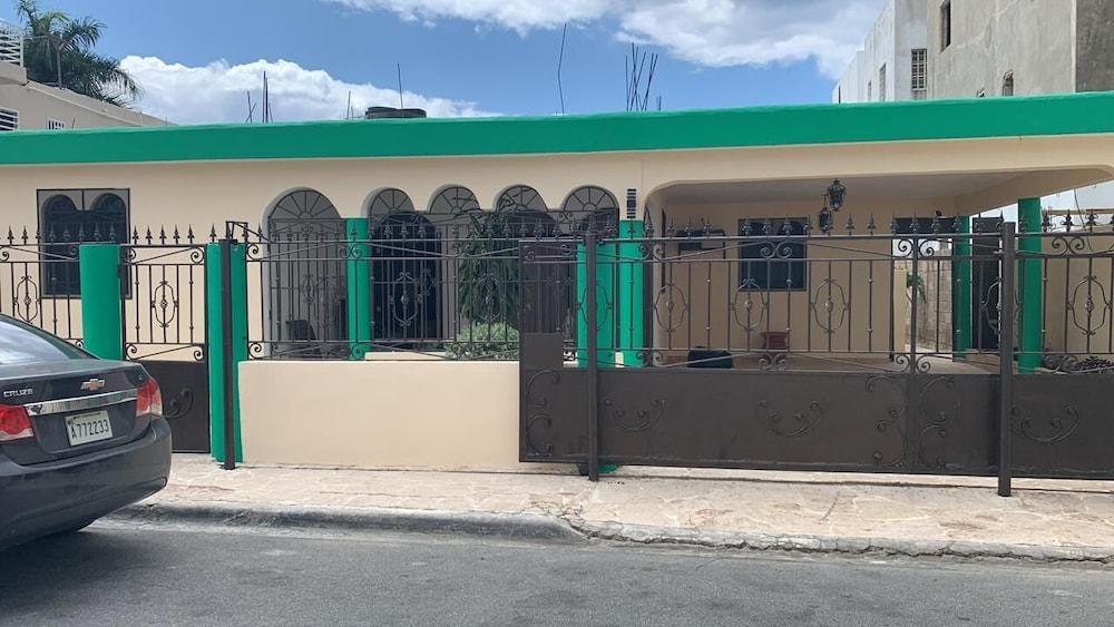 Hotel Residencia Katya - Image 1