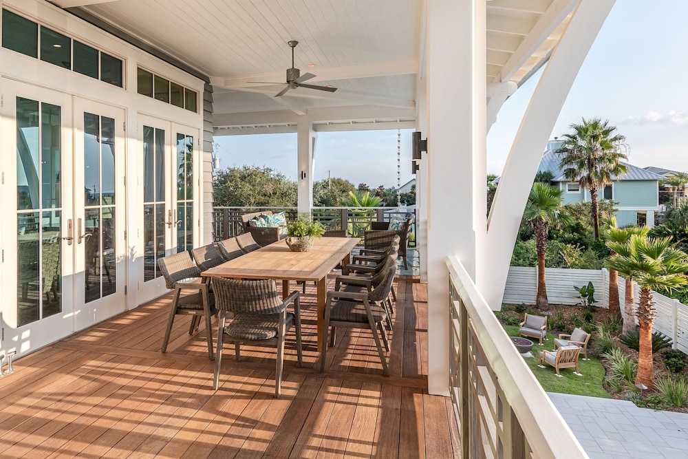 Rooftop Deck Gulf View Pool Firepit Walk to Beach Rosemary Beach