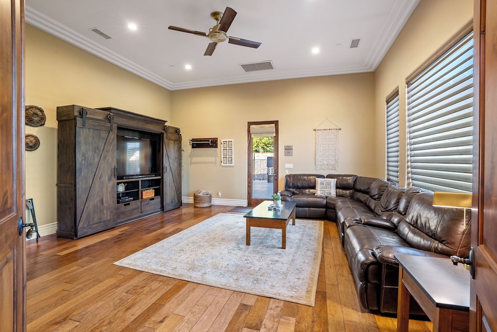 Frontier Farmhouse