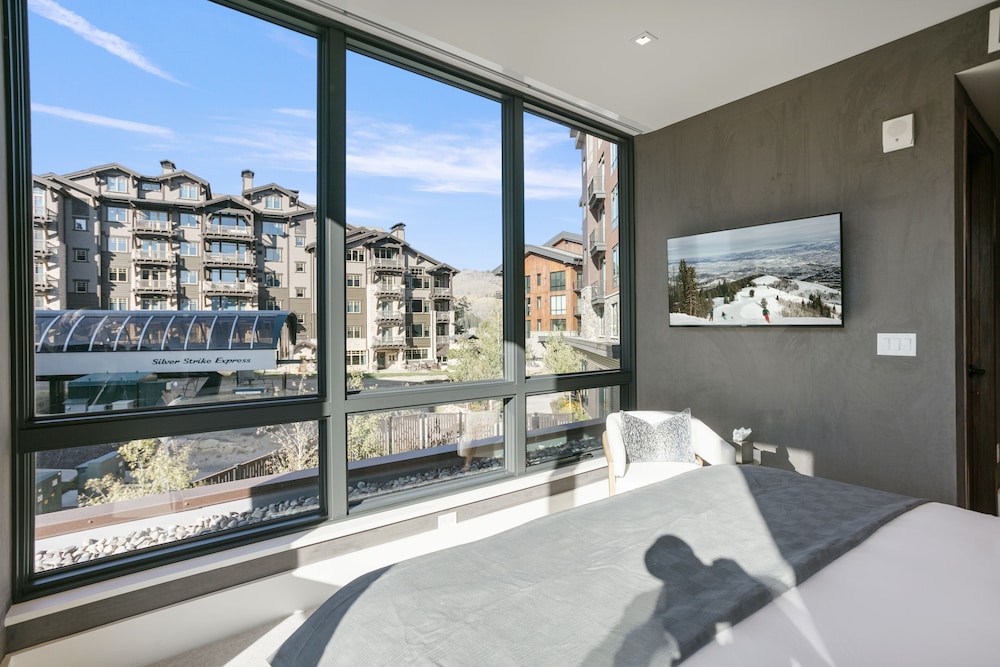 201 - Four Bedroom Argent 4 Condo
