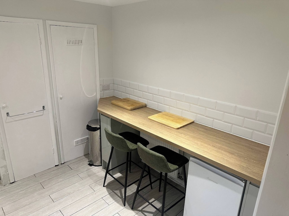Willow House Sleeps 4 Family Travel Seaside Stay