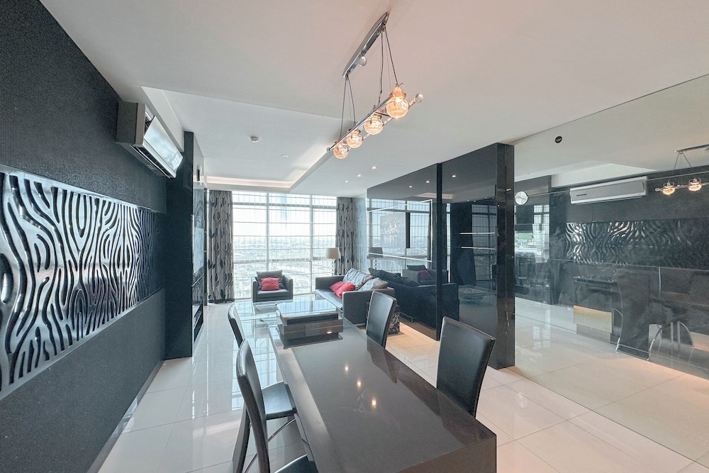 Spacious And Comfortable Living 3Br Apartment At Aryaduta Residence