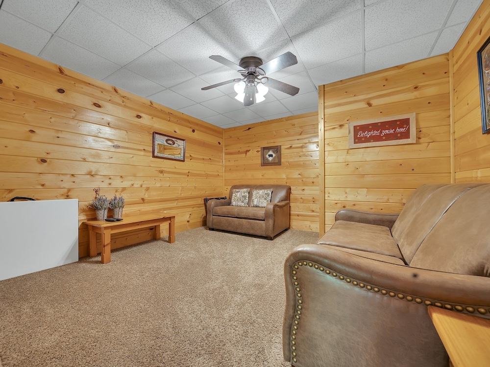 Ern860 - Cozy Bear Overlook 4 Bedroom Cabin