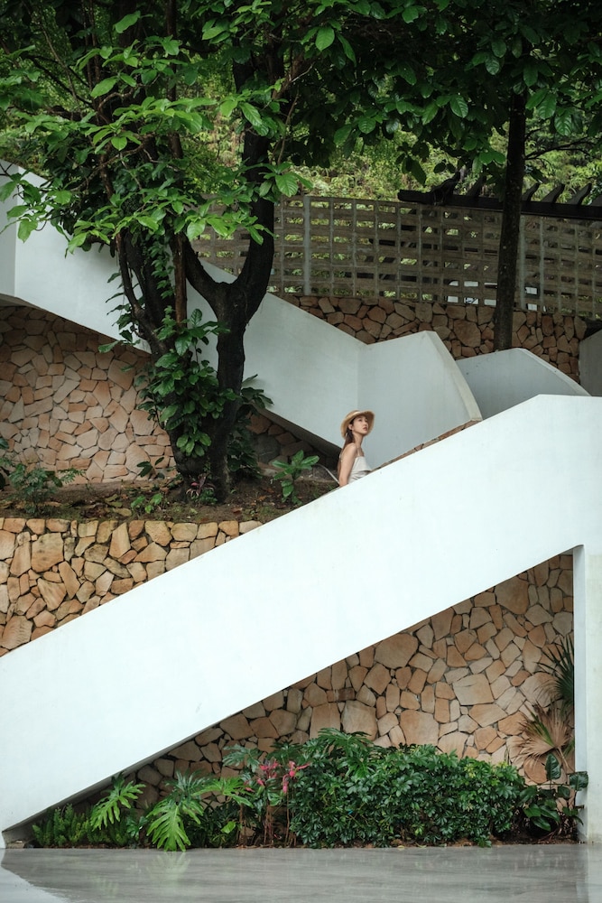 Miyue Shenzhen Tianlu Secret Wild Wizard Holiday Hotel