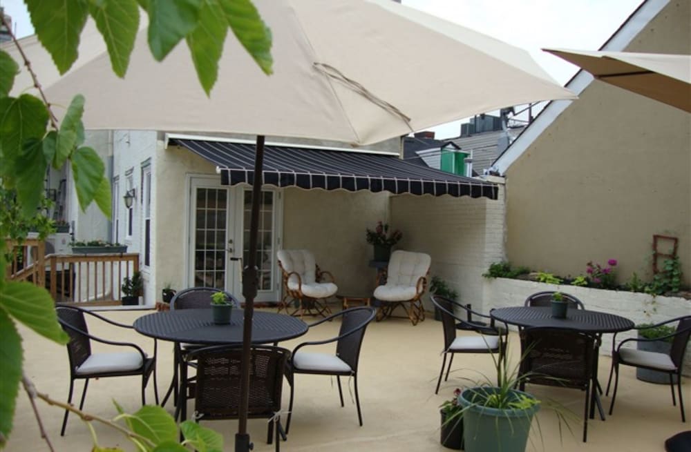 BlancNoir Bed & Breakfast