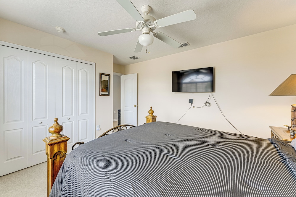 Pool, Games + Family Fun! Davenport Home by Disney