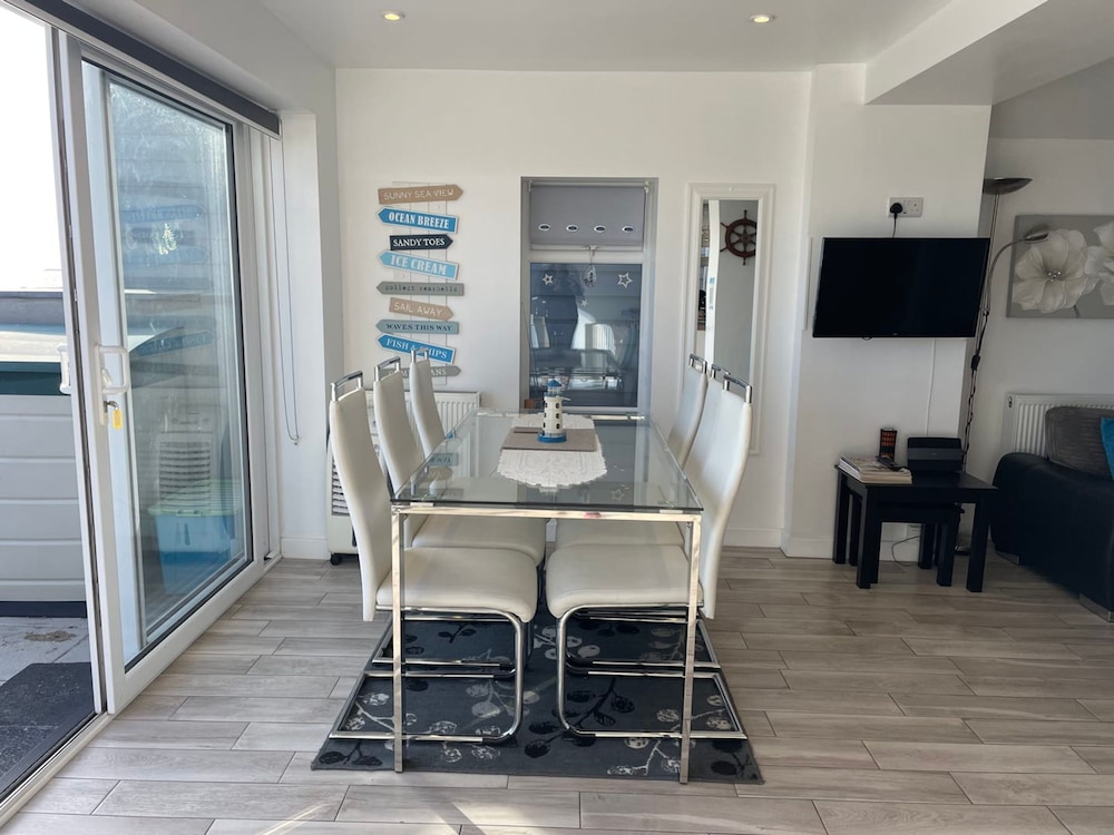 Contemporary Beachfront Bungalow With Direct Access to the Sea view 5