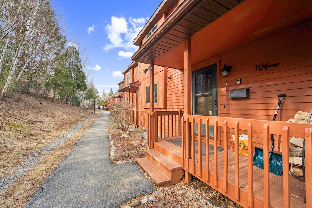Echo 7 Building D - Retreat With Mountain Views 2 Bedroom Townhouse by The Summit at Gore Mountain