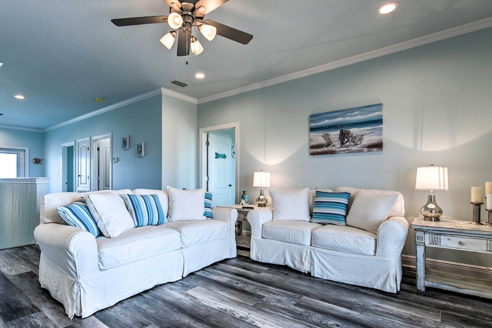 Luxe Stilted Home w/ Kayaks: Walk to Beach view 3