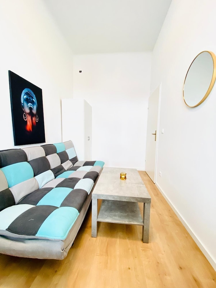 Comfortable 5BR Stay Near Westbahnhof