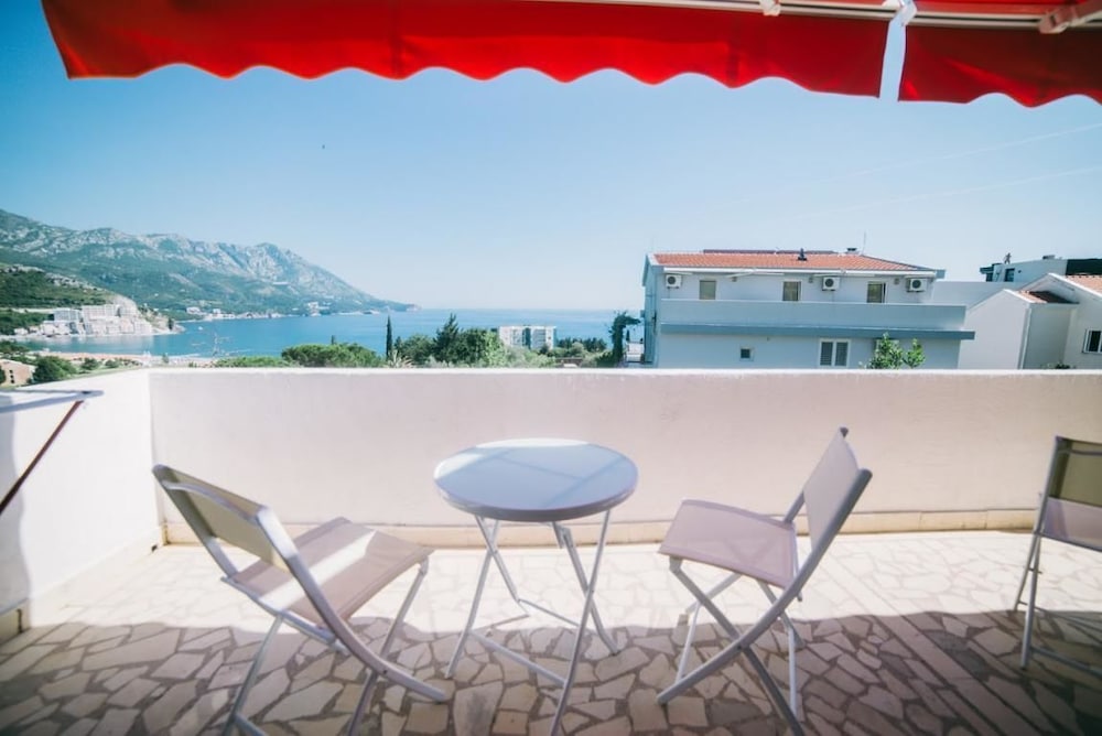 Becici Sunset home