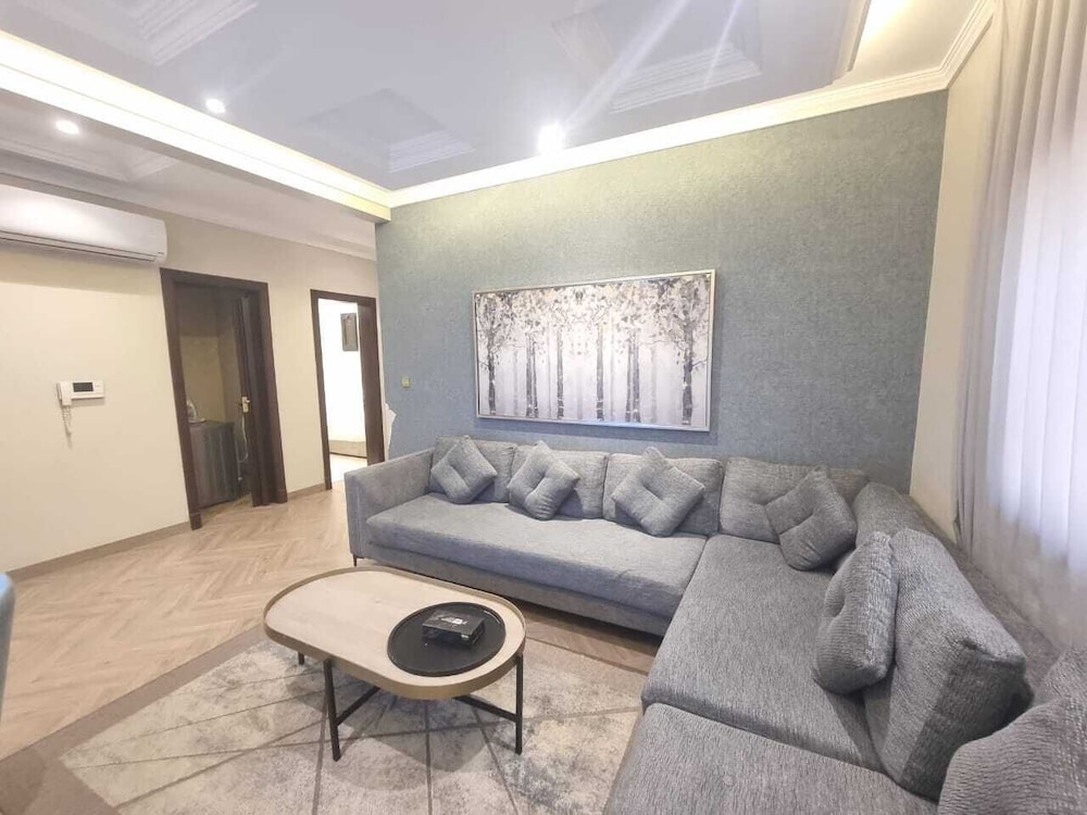 Hometel Khozama Jed
