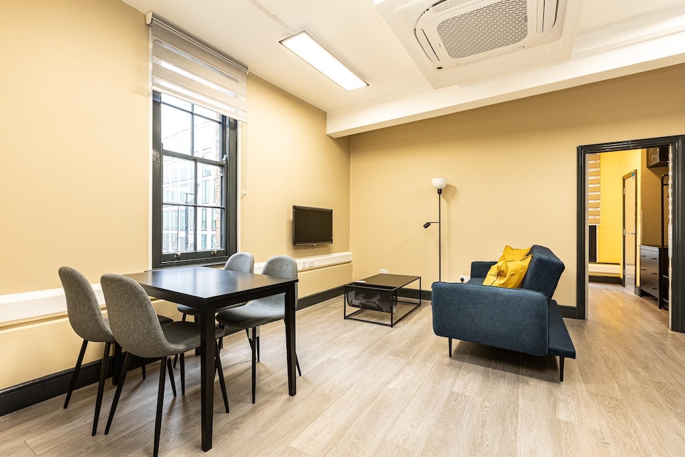 1 Bed-sleeps 4-aircon-city Centre