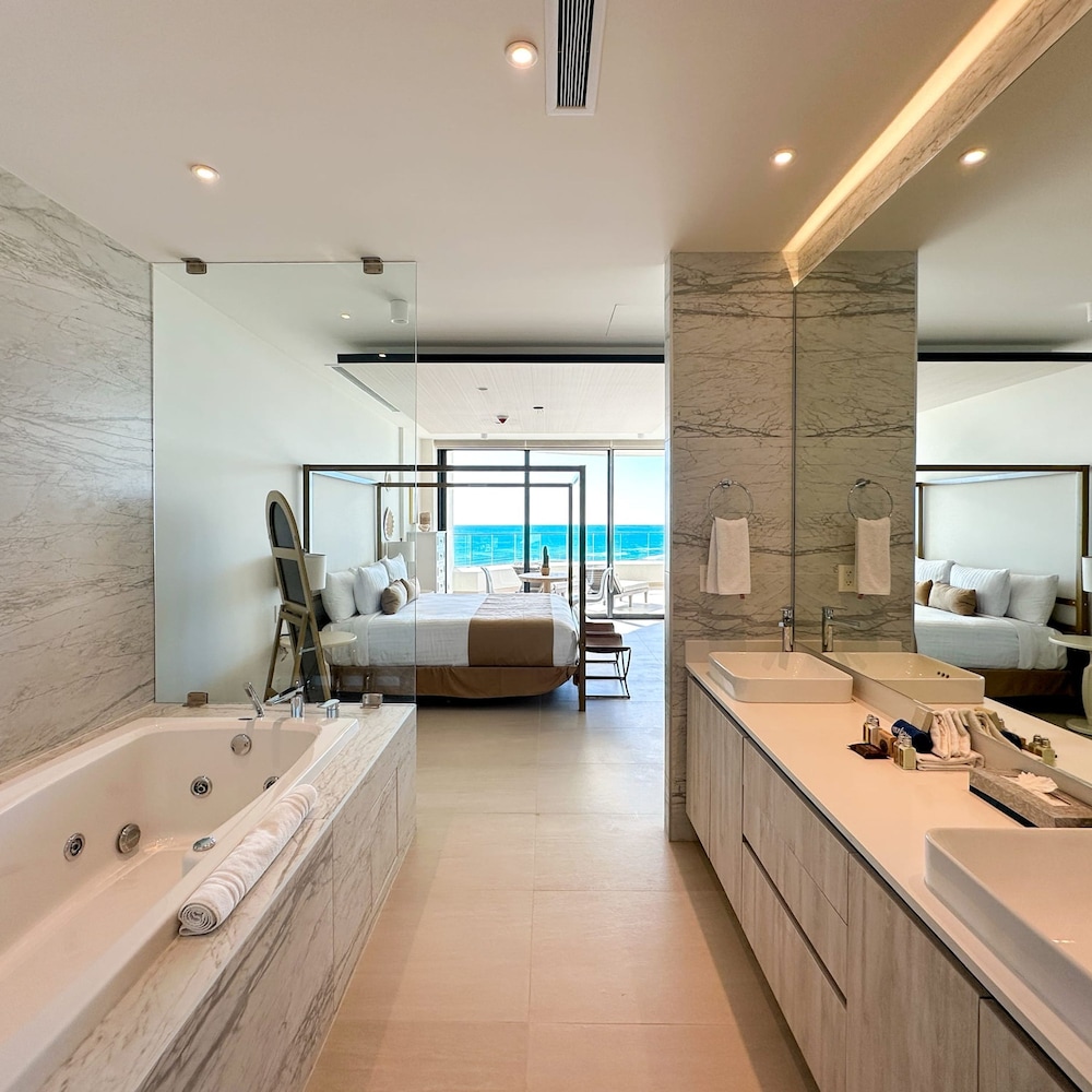 Has it all Beachfront Retreat With Stunning Views
