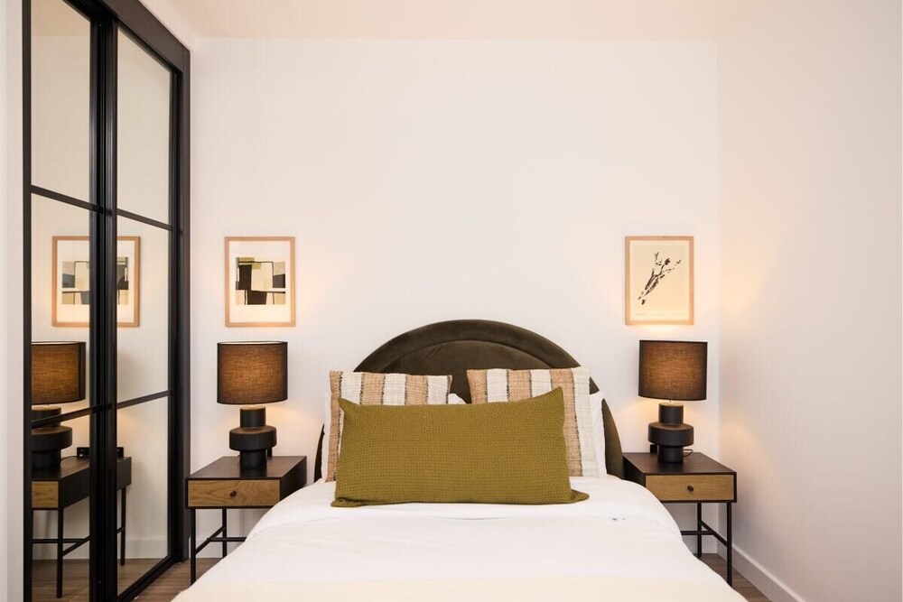The Tottenham Classic - Charming 2bdr Flat With Balcony