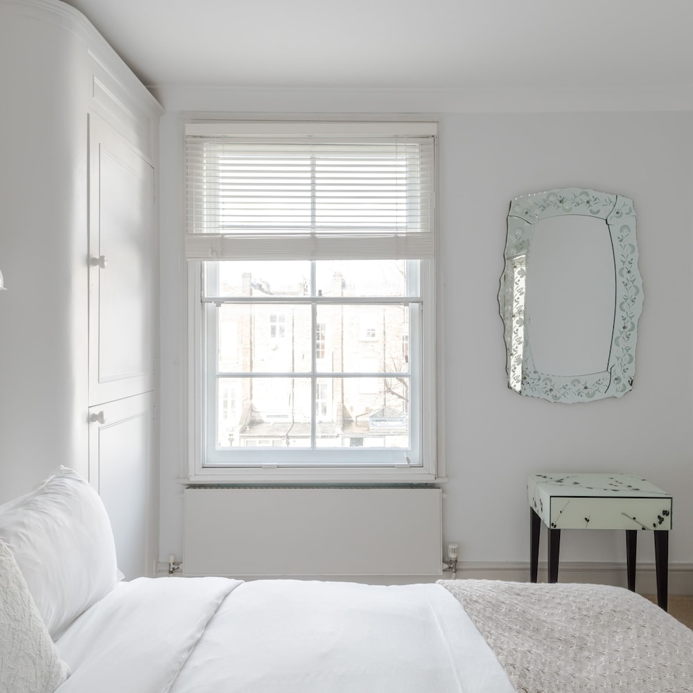 Light-filled Primrose Hill Rooftop Retreat