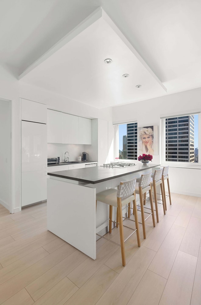 Corporate or Luxury 4 Bedroom Penthouse Steps From Times Square Sleeps 8
