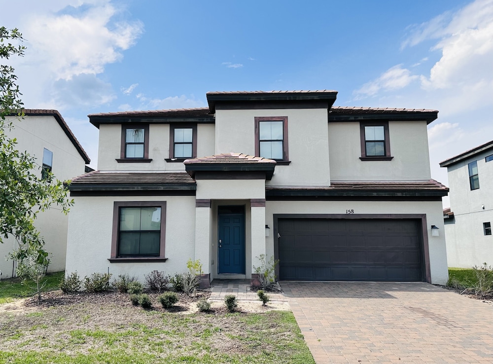 Balmoral Resort-158aa 6 Bedroom Home by RedAwning