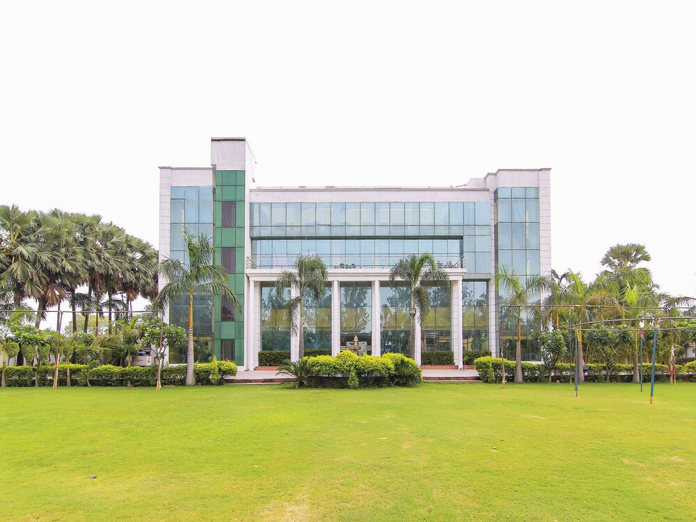 OYO 2032 Hotel Exotica