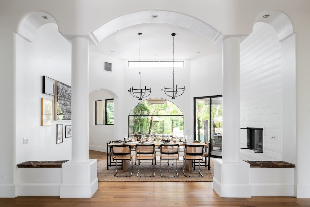 Villa Verbena by Avantstay Expansive Estate w B-ball Court Pool Spa Entertainer s Yard