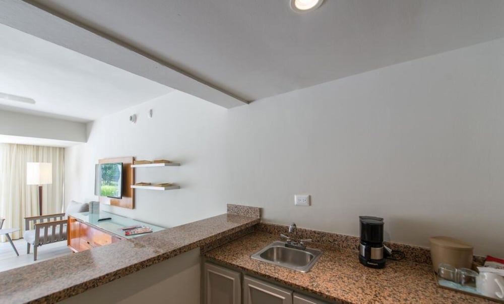 VH Atmosphere - Adults Only - Property Image 15