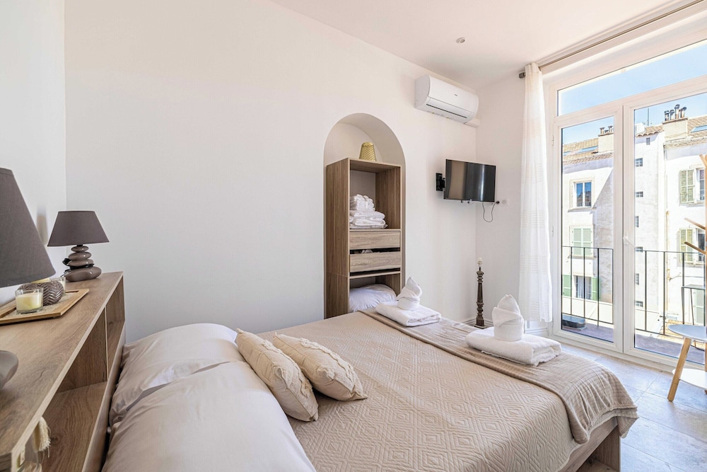 Nice Apartment With a/c - 1bd/4p - Heart of Cannes