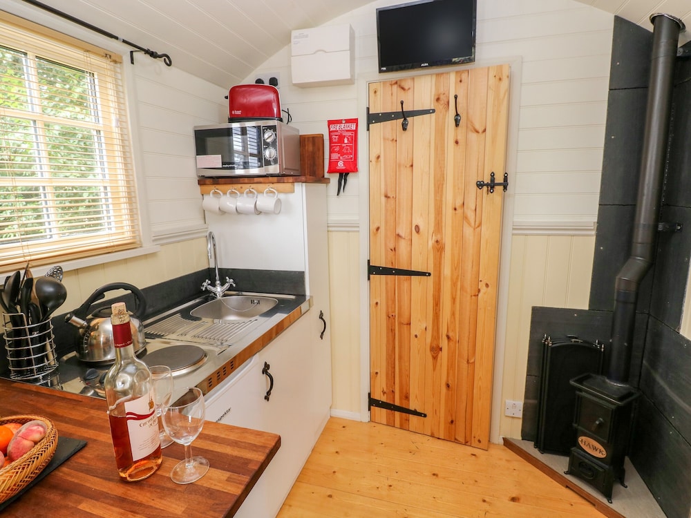 Shepherds Hut - The Crook view 4