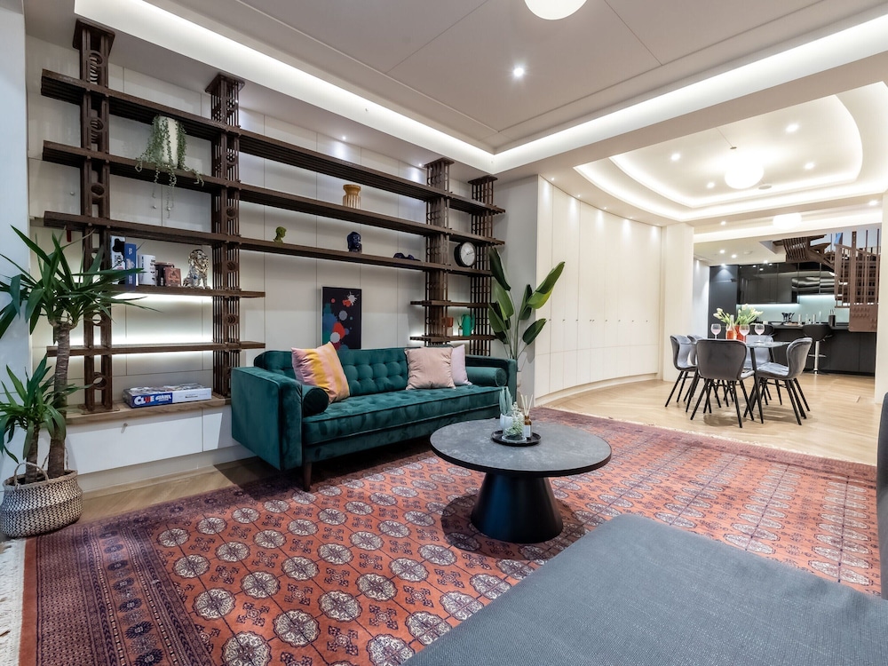 Five Bedroom Near Camden Arts Centre by Bevilla