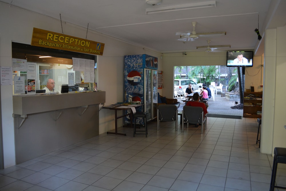 Frogshollow Backpackers