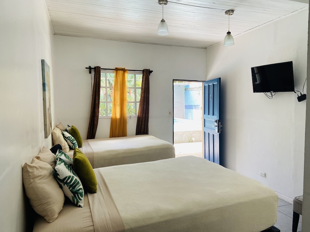 Lizard King Hotel & Suites