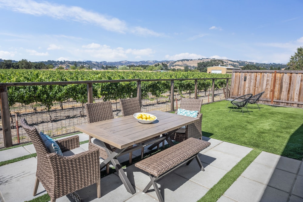 Peaceful Modern Sta Rosa Home W/ Vineyard Views! 3 Bedroom Home by Redawning view 2