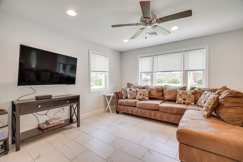 1/2 Mi to Beach: Family Retreat in Old Lyme!