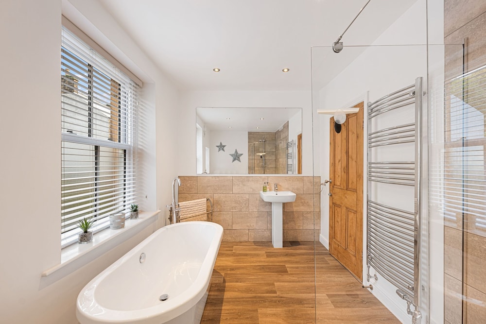 Host Stay March Cottage