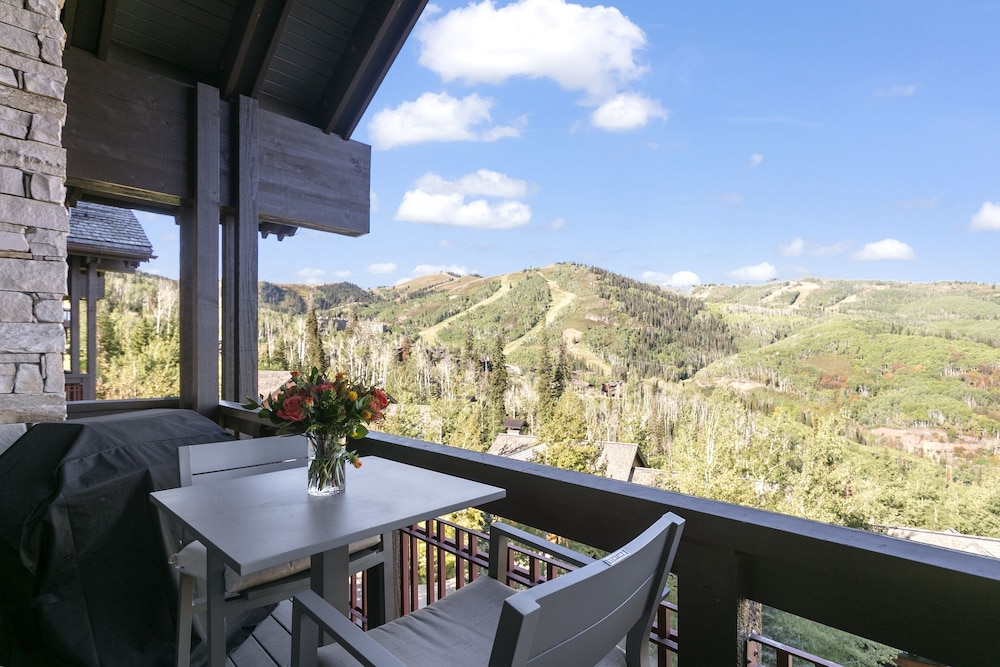 Arrowleaf Lodge at Deer Valley Resort - Two Bedroom Residence #405 2 Condo