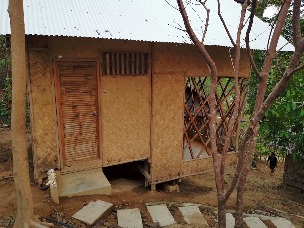 Tapik Beach Park Guest House