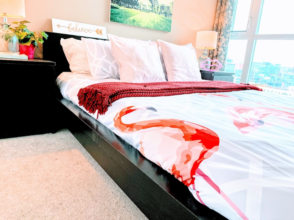 City Place Downtown Toronto - Image 4