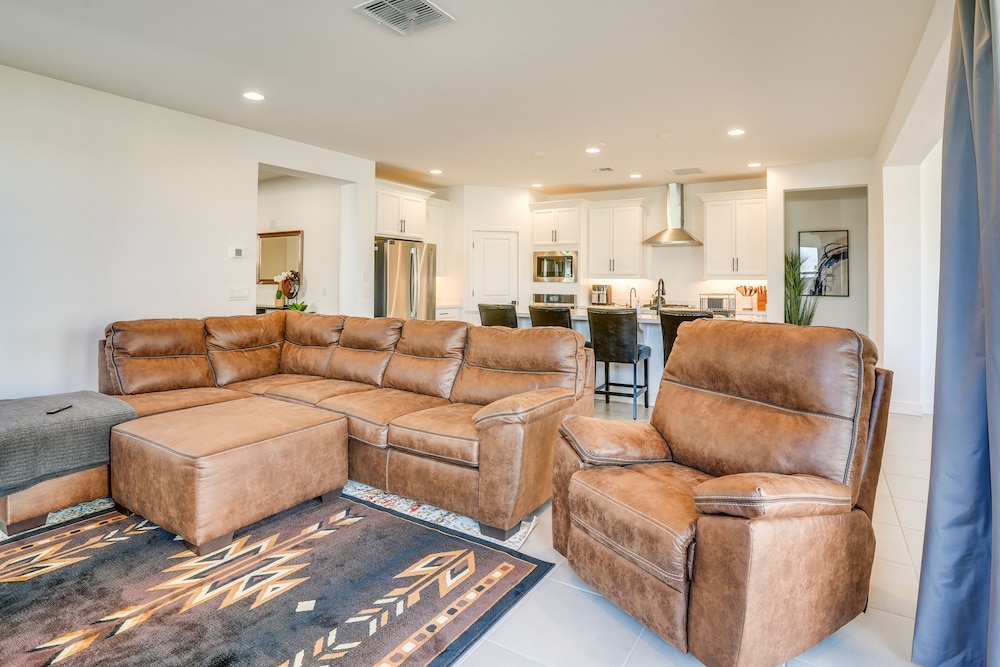 5 Mi to Westgate: Newly Built Glendale Home