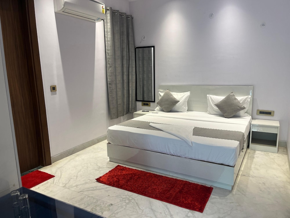 Hotel white House