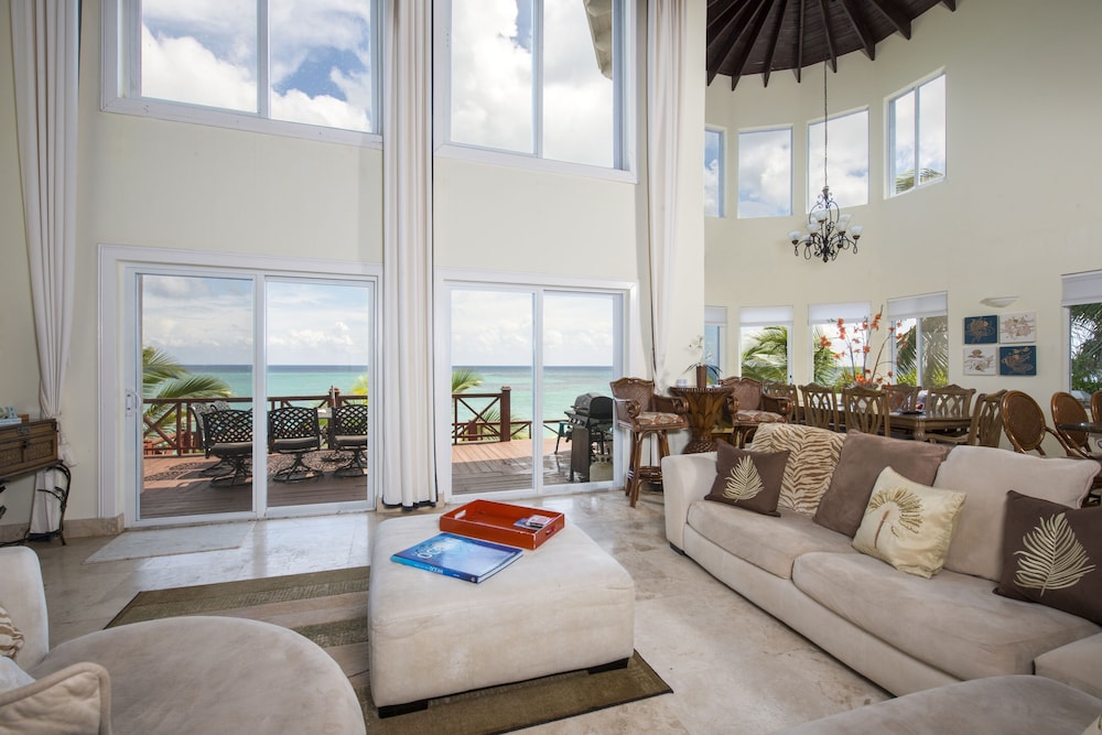 Palisades House 4 Bedroom Home - Property Image 11