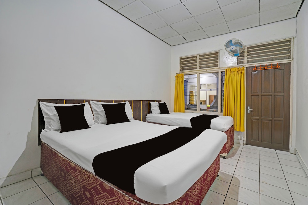 OYO 94802 Hotel Prima